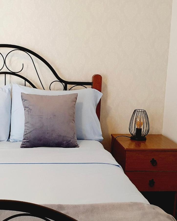 פראייה Kelly Guest House מראה חיצוני תמונה